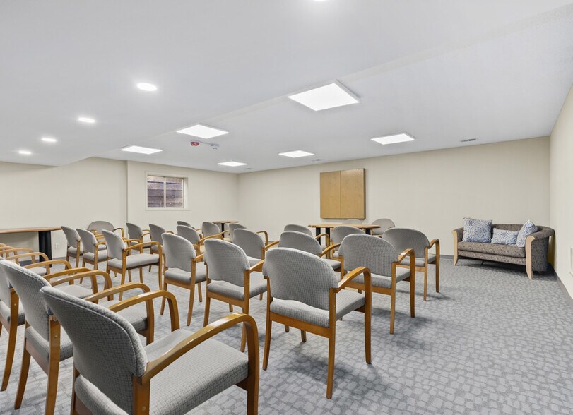 More Photos Of 1401-1405 W 29th St, Loveland Office For Sale