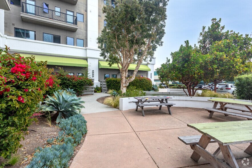 More Photos Of 600 Ortiz Ave, Sand City Apartments For Lease