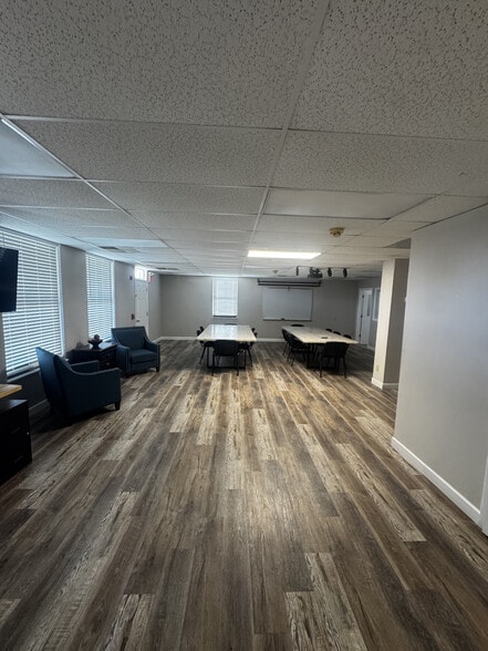 More Photos Of 453 N Lindbergh Blvd, Creve Coeur Office For Sale