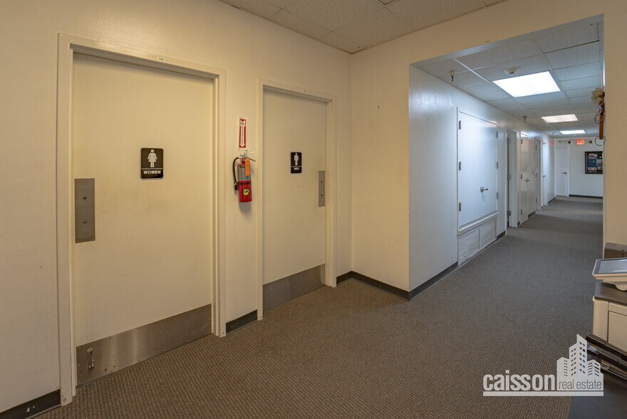 More Photos Of 4311 Director Dr, San Antonio Warehouse For Lease