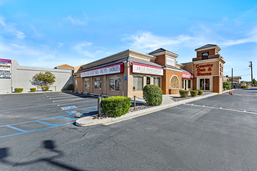 More Photos Of 12033 Mariposa Rd, Hesperia Freestanding For Lease