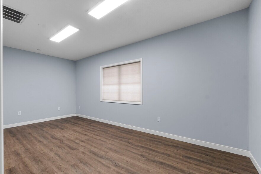 More Photos Of 2437 Myra Dr, Cape Girardeau Office For Sale