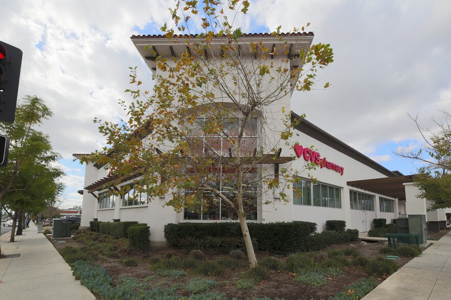 More Photos Of 317 San Fernando Mission Blvd, San Fernando Storefront For Lease