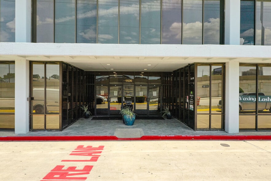 More Photos Of 1106 N State Highway 360, Grand Prairie Office For Sale