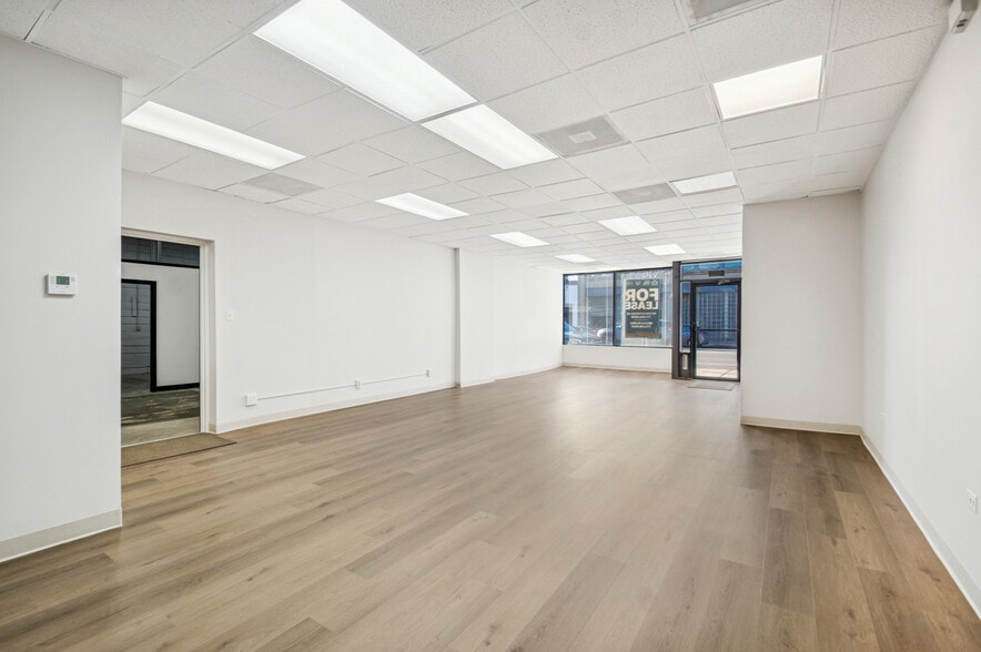 More Photos Of 4019-21 N Elston Ave, Chicago Storefront Retail Office For Lease