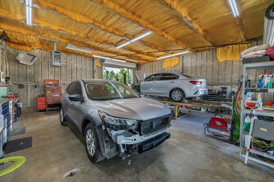 More Photos Of 418 S Commerce St, Bremond Auto Repair For Sale