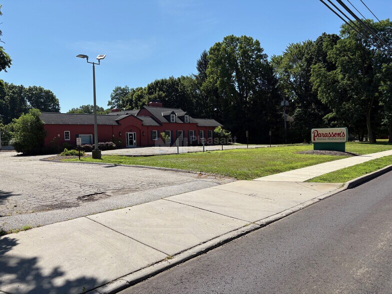 Primary Photo Of 3983 Darrow Rd, Stow Restaurant For Sale