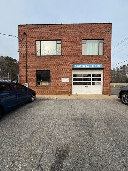 More Photos Of 10615 Crain hwy, Faulkner Auto Repair For Sale