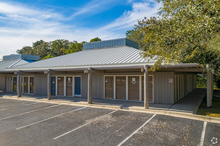 More Photos Of 2901 W Busch Blvd, Tampa Unknown For Lease