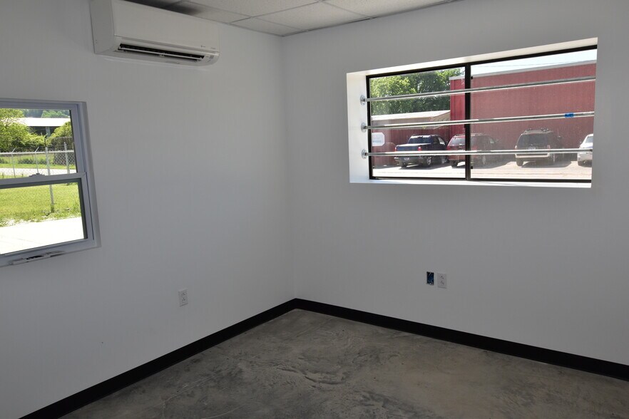 More Photos Of 1409 E 51st St, Chattanooga Warehouse For Lease