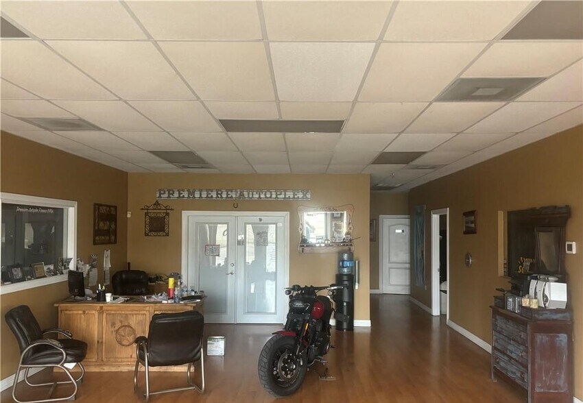 More Photos Of 2250 S IH-35, New Braunfels Auto Dealership For Sale