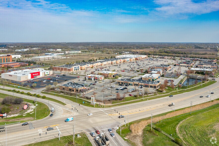 More Photos Of 2550 N Sutton Rd, Hoffman Estates Bank For Lease