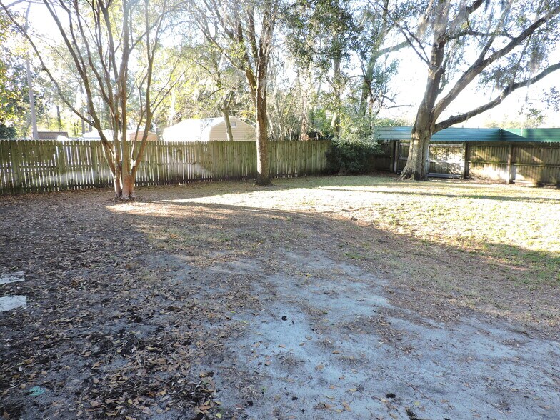 More Photos Of 8141 Ramona Blvd, Jacksonville Veterinarian Kennel For Lease