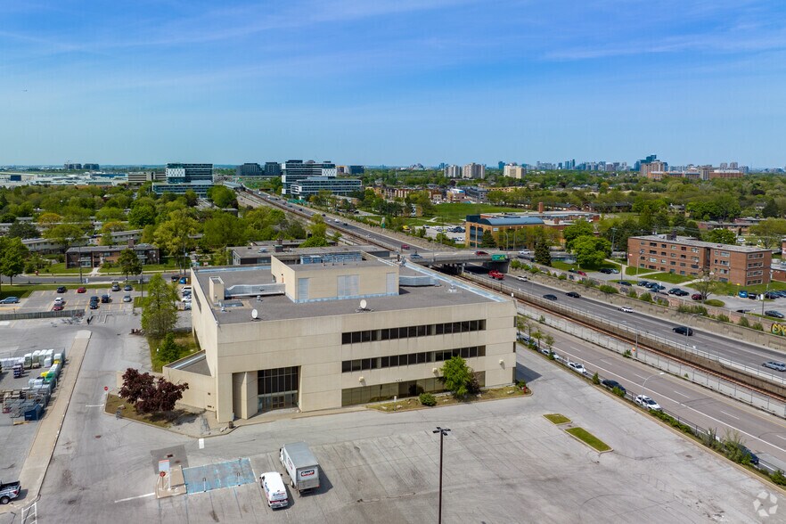 More Photos Of 698 Lawrence Ave W, Toronto Office For Lease