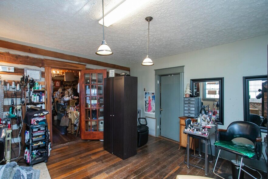 More Photos Of 1119 S Main St, Columbia Flex For Sale