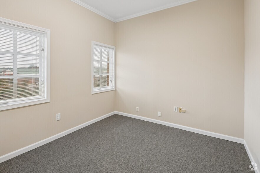 More Photos Of 3920 Plank Rd, Fredericksburg Office Residential For Sale