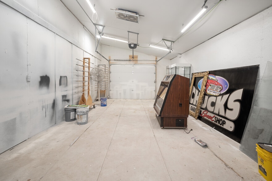 More Photos Of 6163 N Meridian Rd, Hope Flex For Sale