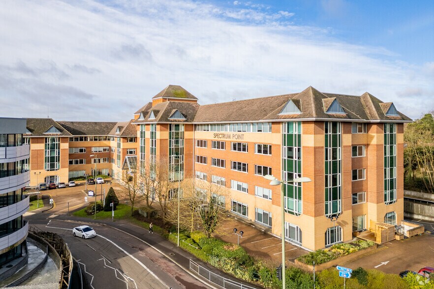 More Photos Of 279 Farnborough Rd, Farnborough Office For Lease