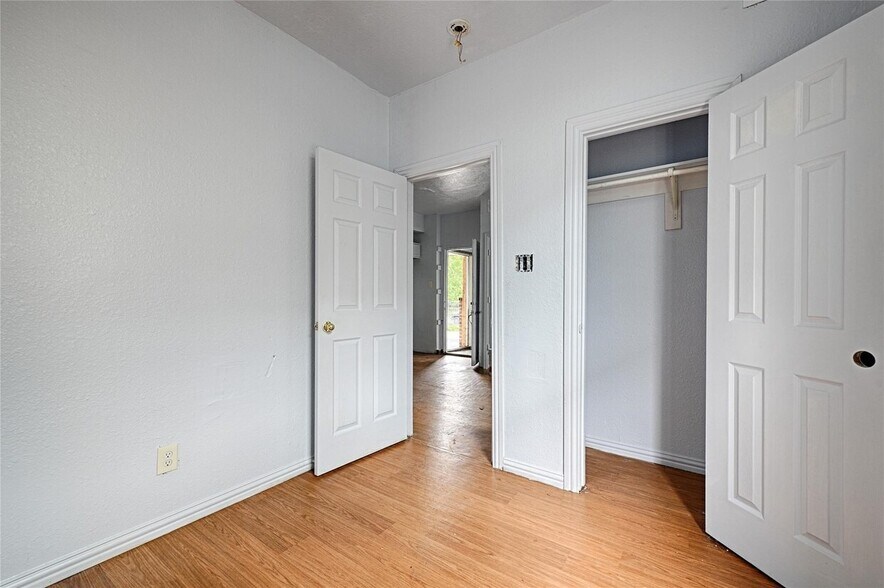 More Photos Of 3020 South Blvd, Dallas Apartments For Sale