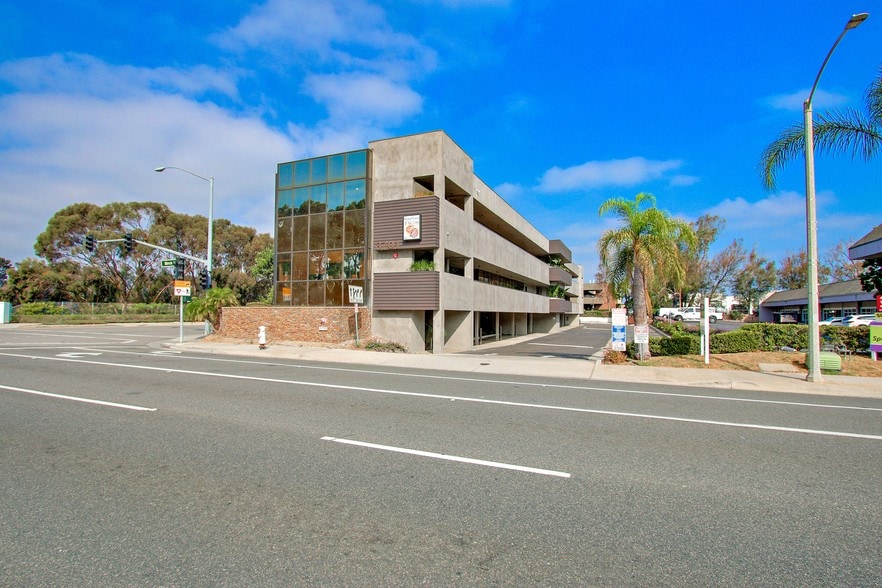 More Photos Of 3701 Birch St, Newport Beach Medical For Lease
