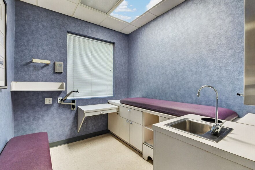 More Photos Of 4100 Duval Rd, Austin Medical For Sale