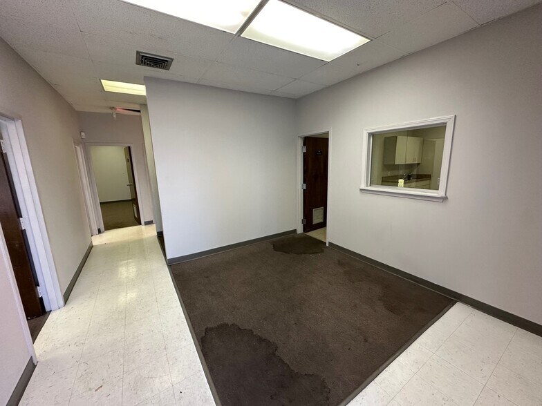 More Photos Of 4286-4362 Delp St, Memphis Warehouse For Lease