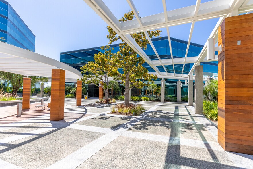 More Photos Of 9655 Granite Ridge Dr, San Diego Unknown For Lease