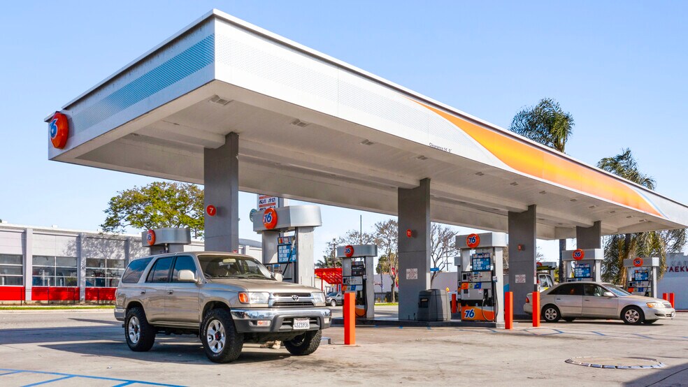 More Photos Of 11515 Atlantic Ave, Lynwood Service Station For Sale
