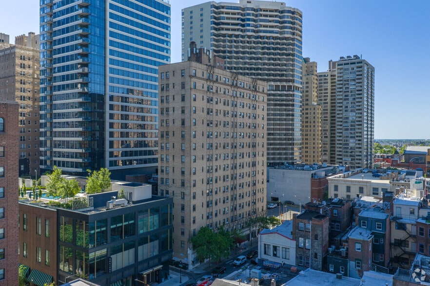 More Photos Of 135 S 20th St, Philadelphia Apartments For Lease