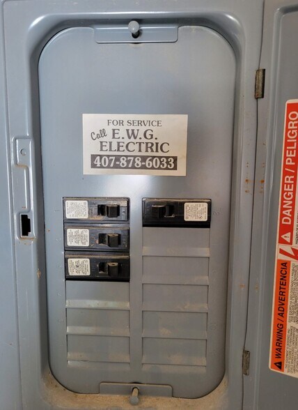 More Photos Of 656-664 SW Carter Ave, Port Saint Lucie Warehouse For Sale