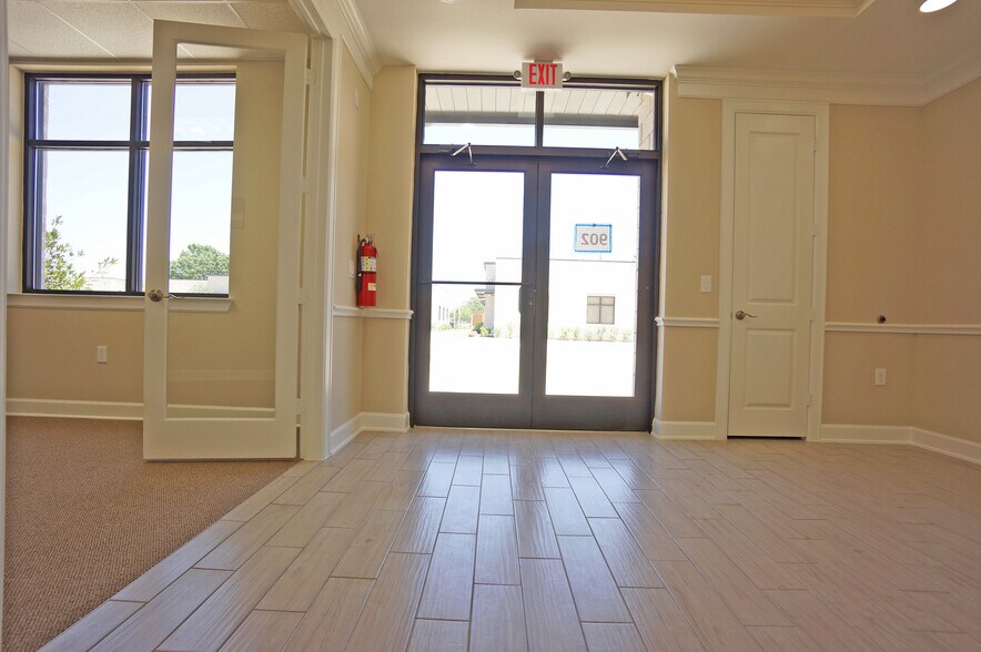 More Photos Of 12440 Emily Ct, Sugar Land Medical For Lease