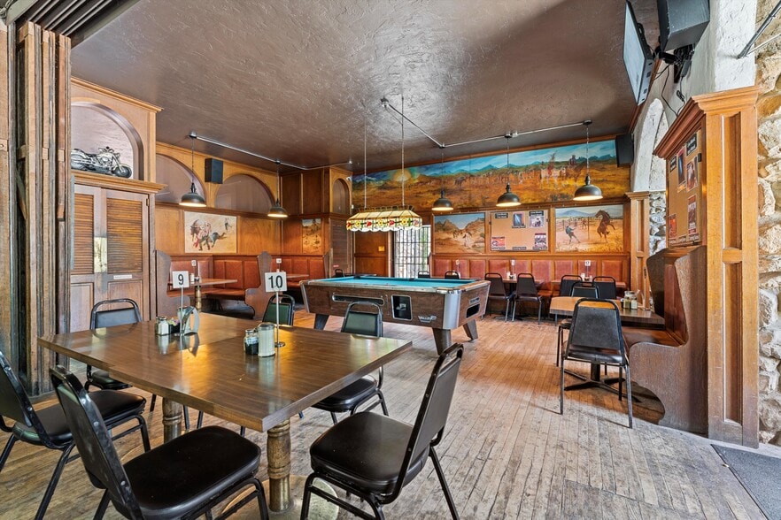 More Photos Of 17539 Elizabeth Lake Rd, Lake Hughes Hotel For Sale