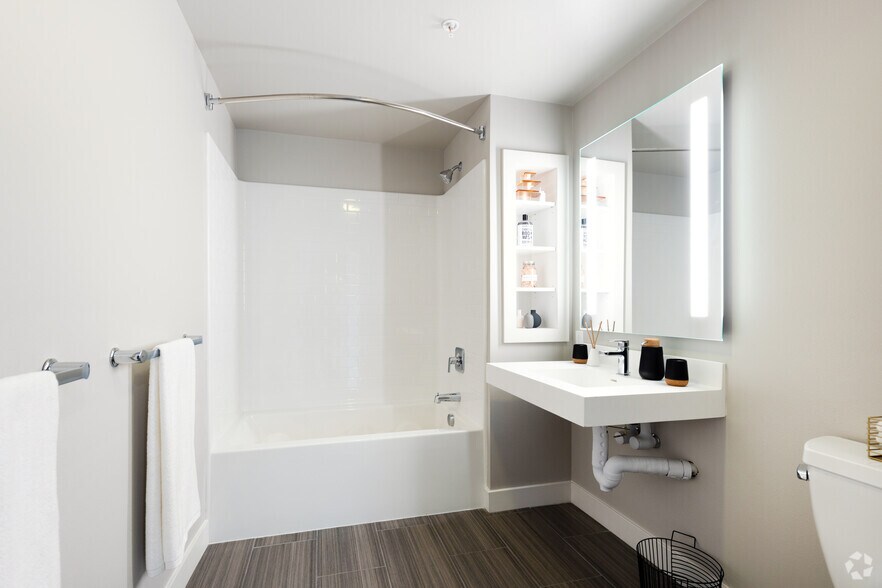 More Photos Of 1200 S Broadway, Los Angeles Apartments For Lease