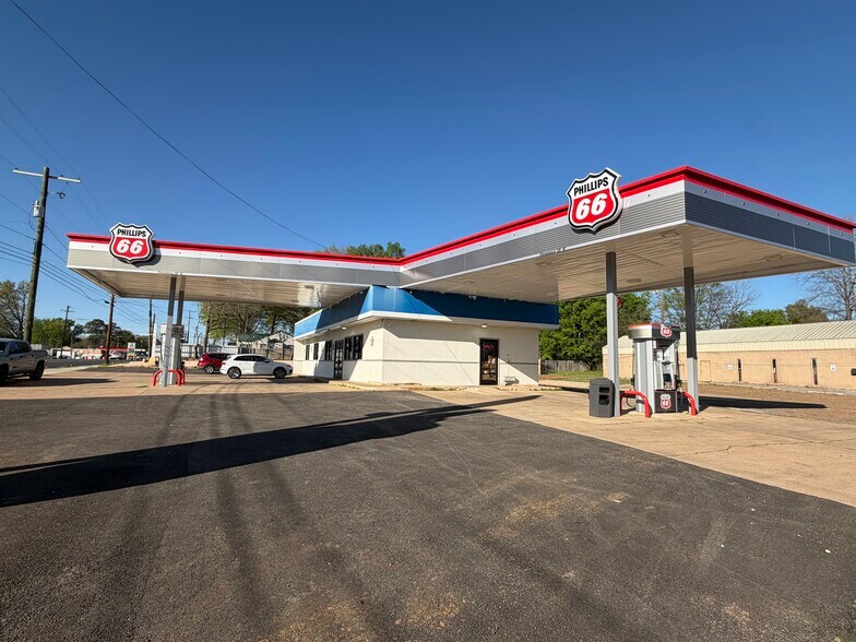 More Photos Of 1708 S Mobberly Ave, Longview Service Station For Sale
