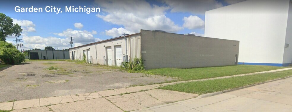 More Photos Of 32841 Parklane St, Garden City Industrial For Sale