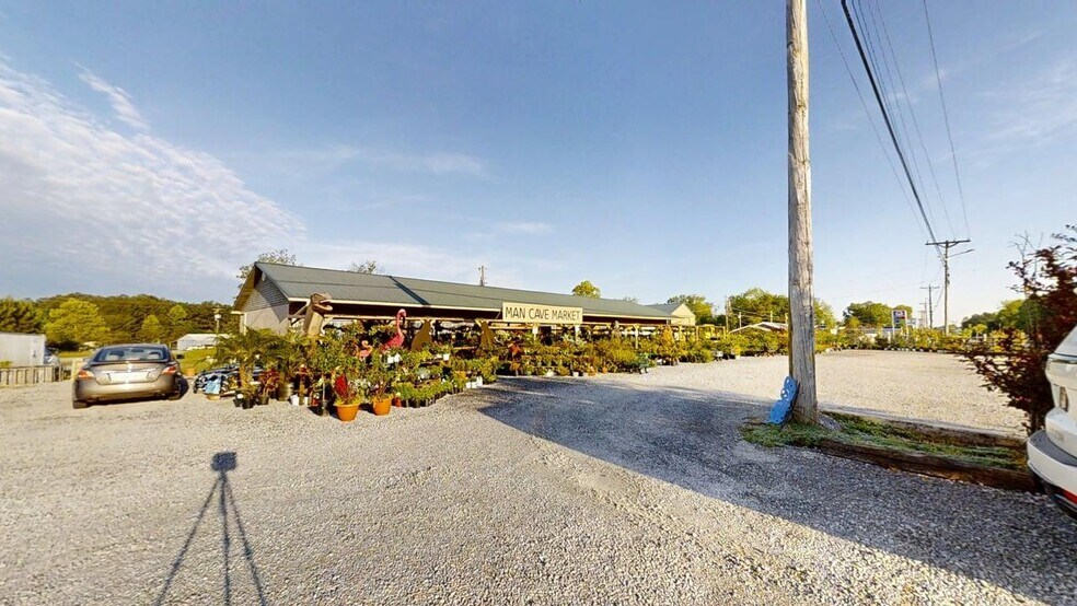 More Photos Of 17897 US-31, Vinemont General Retail For Sale