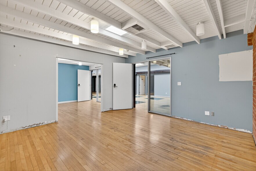 More Photos Of 4716 Vineland Ave, North Hollywood Loft Creative Space For Lease