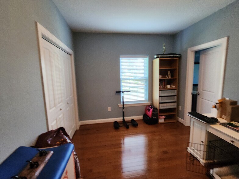 More Photos Of 1901 Pennview Rd, Havertown Flex For Sale