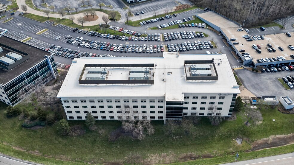 More Photos Of 111 Corporate Office Dr, Earth City Office For Lease