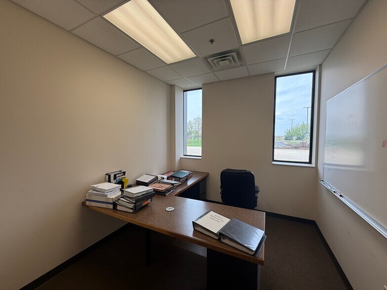 More Photos Of 3401-3665 Midlink Dr, Kalamazoo Manufacturing For Lease