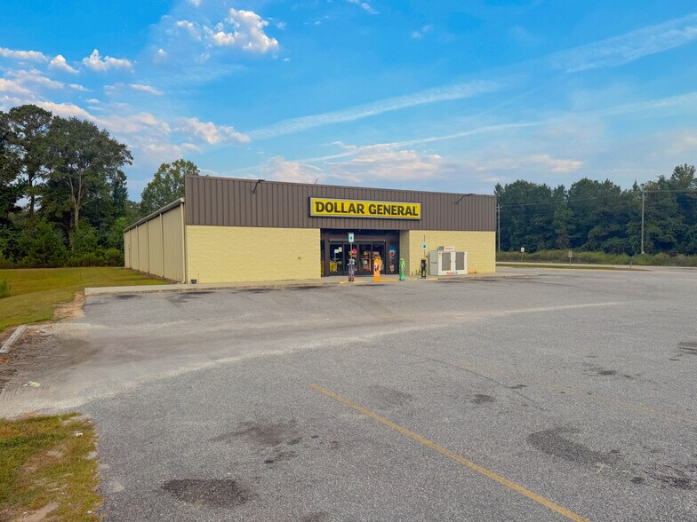 Primary Photo Of 13896 Roberts Rd, Chunchula Freestanding For Sale