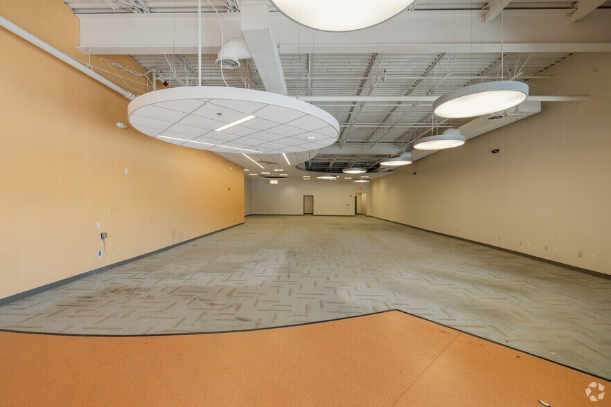 More Photos Of 3391 State Route 27, Franklin Park Storefront For Lease