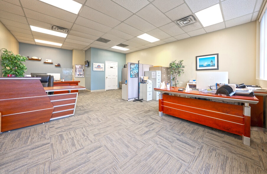 More Photos Of 1989 N Opdyke Rd, Auburn Hills Freestanding For Sale