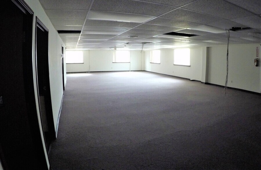 More Photos Of 8901 Bergenline Ave, North Bergen Storefront Retail Office For Lease