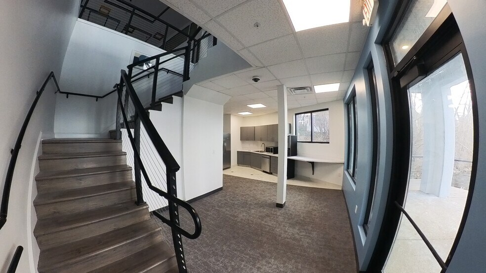 More Photos Of 3809 E 82nd St, Indianapolis Freestanding For Lease