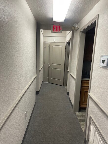 More Photos Of 1700 FM 517 Rd E, Dickinson Loft Creative Space For Lease