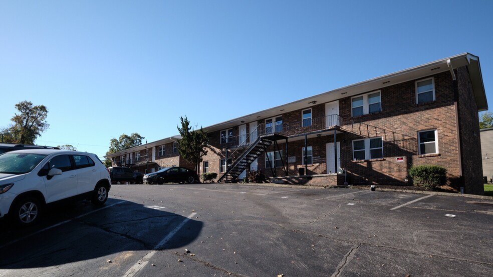 More Photos Of 609 E Inskip Dr, Knoxville Apartments For Sale