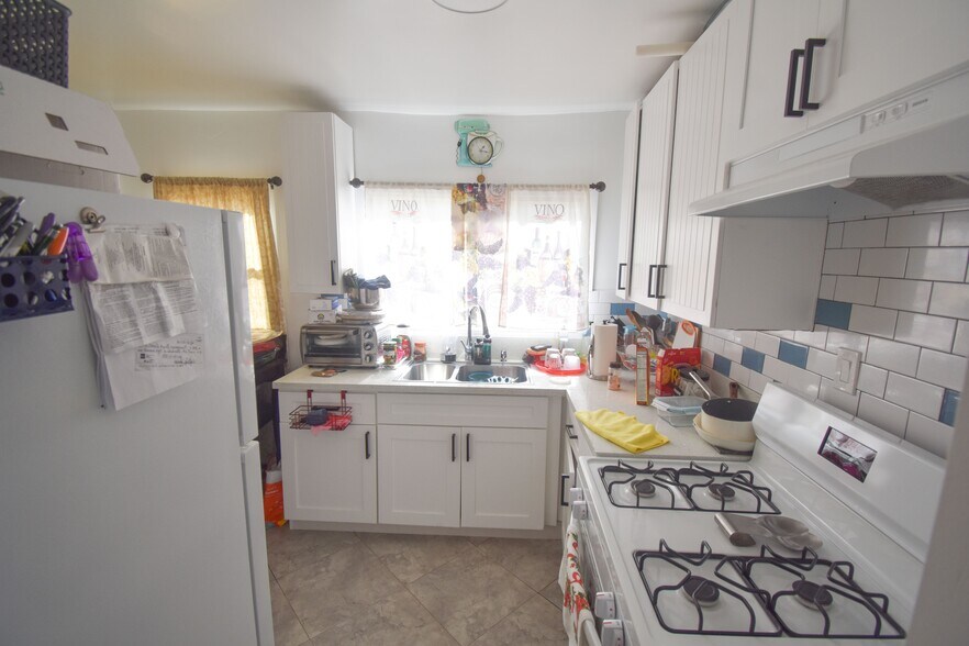 More Photos Of 2010 S Harcourt Ave, Los Angeles Apartments For Sale