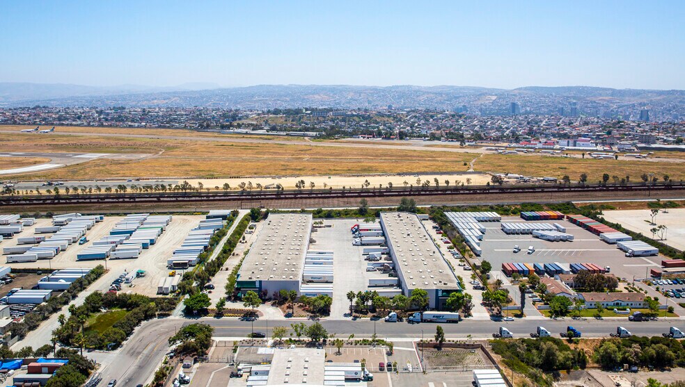 More Photos Of 6987 Calle De Linea, San Diego Unknown For Lease