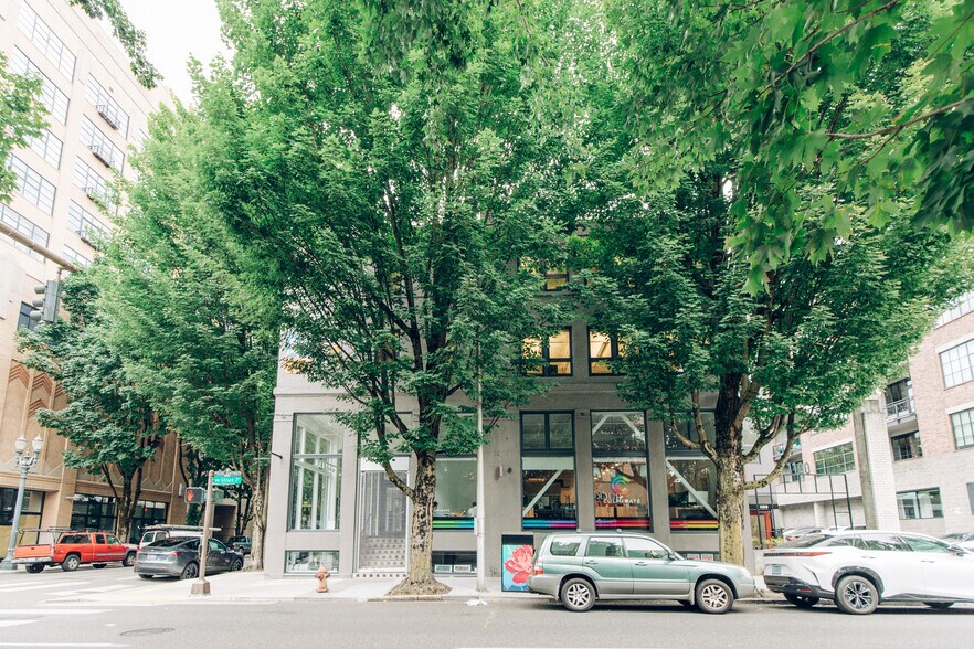 More Photos Of 1100 NW Glisan St, Portland Office For Lease